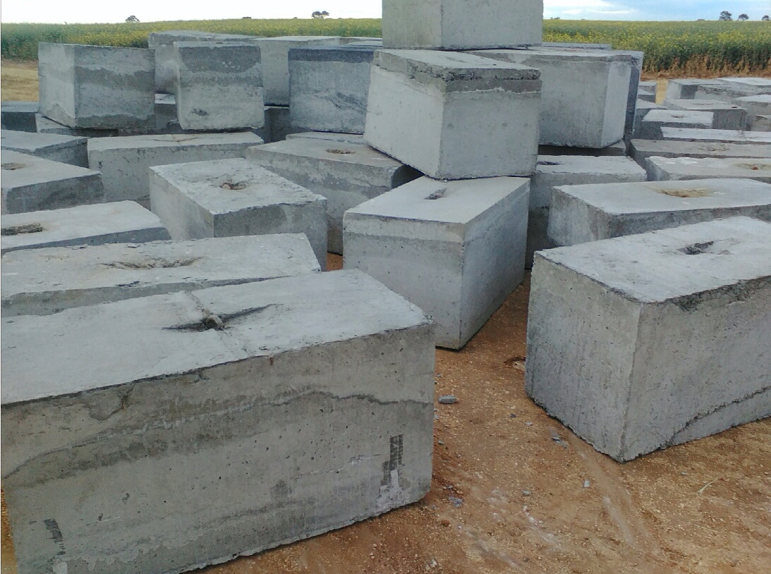 Concrete Universal Bunker Blocks 1200 mm x 600 mm x 600 mm. 1 Ton